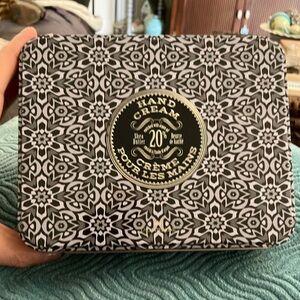 LaCHATELAINE Black and White Hand Cream Tin